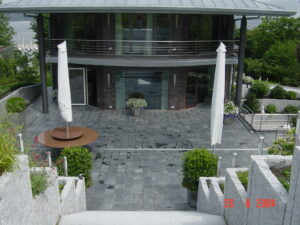 Schiefer Terrasse verschmutzt - Vorher