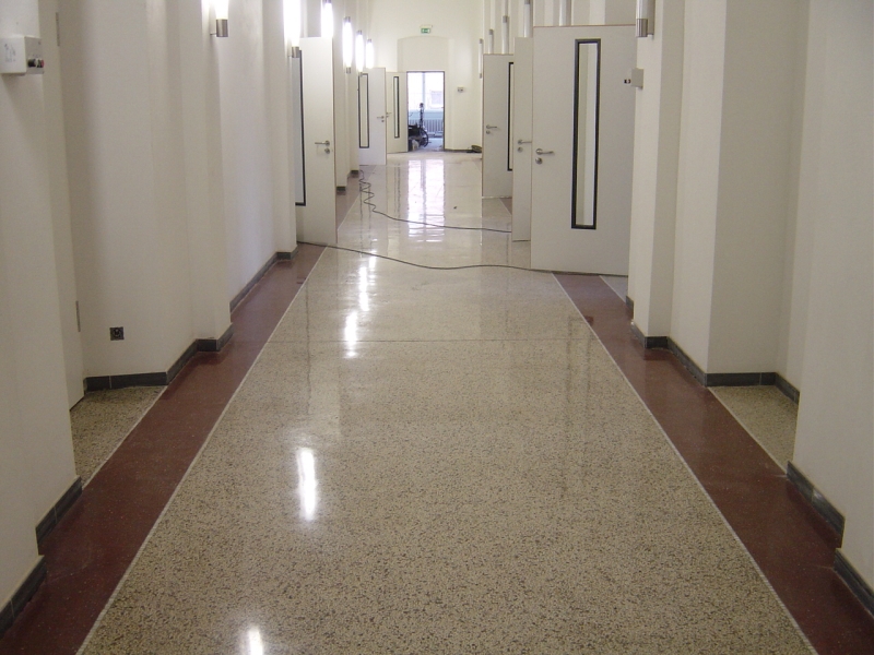 Terrazzo Flur nachher - geschliffen und poliert