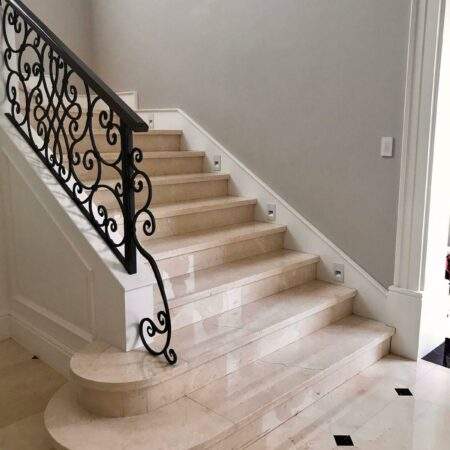 Vorher: Verschmutzter Eingangsbereich