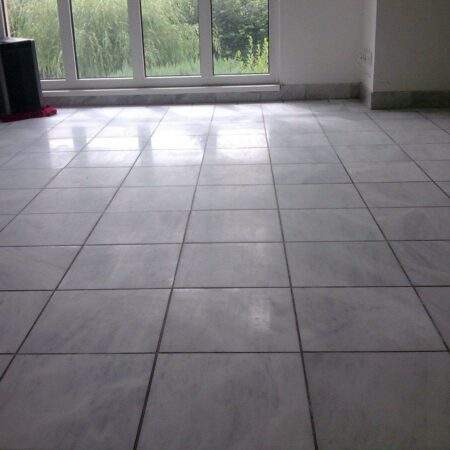 Nachher: Hochglanzpolierter Carrara-Marmor