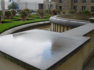 Sanierter Sandstein-Brunnen