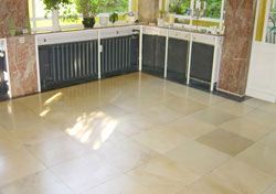 Steinboden Sanieren Wann Lohnt Sich Eine Professionelle Aufbereitung