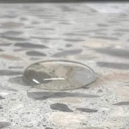 Terrazzo versiegelt - Wasser perlt ab