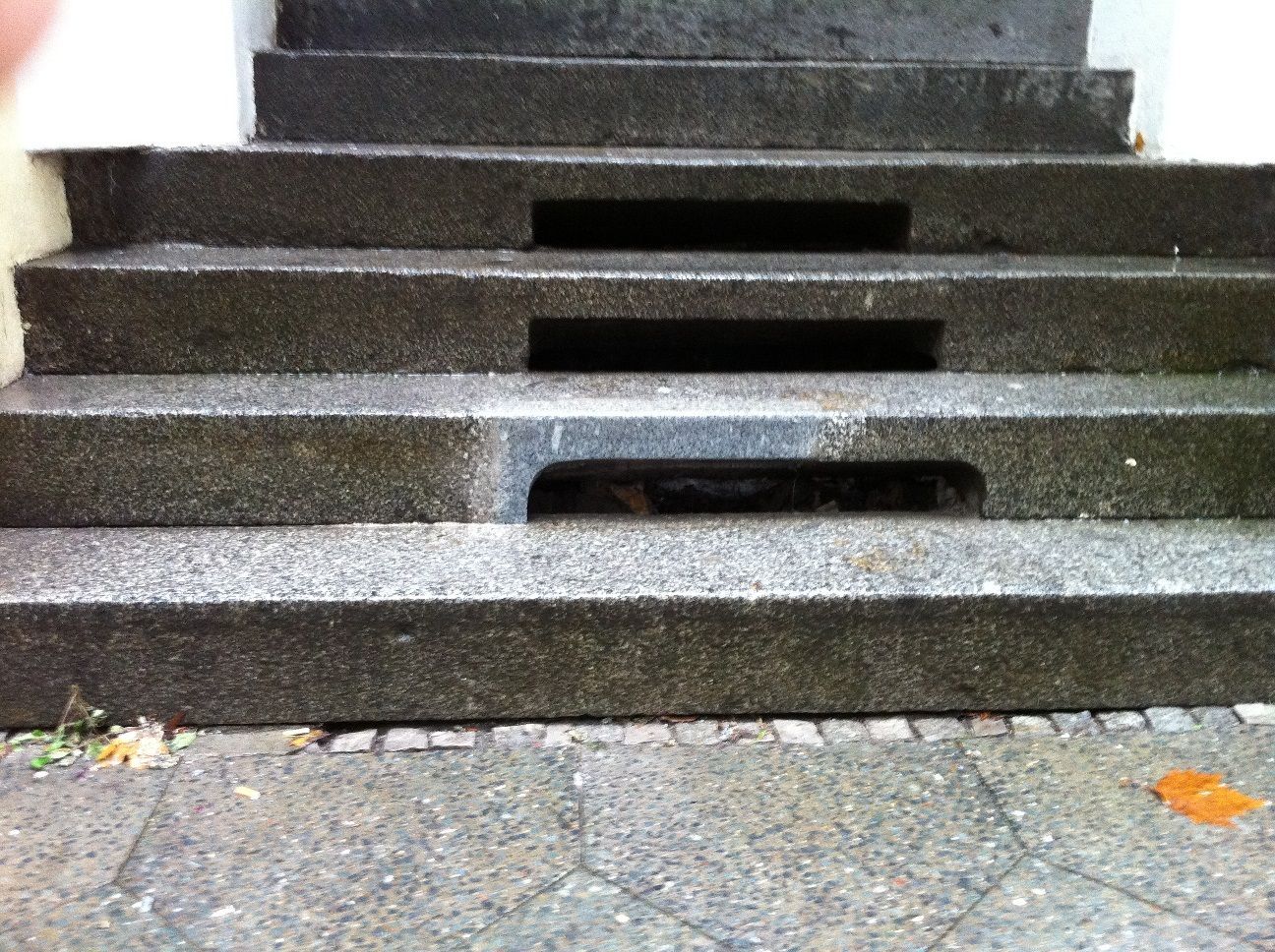 Treppe nachher: Professionell reparierte Stufe